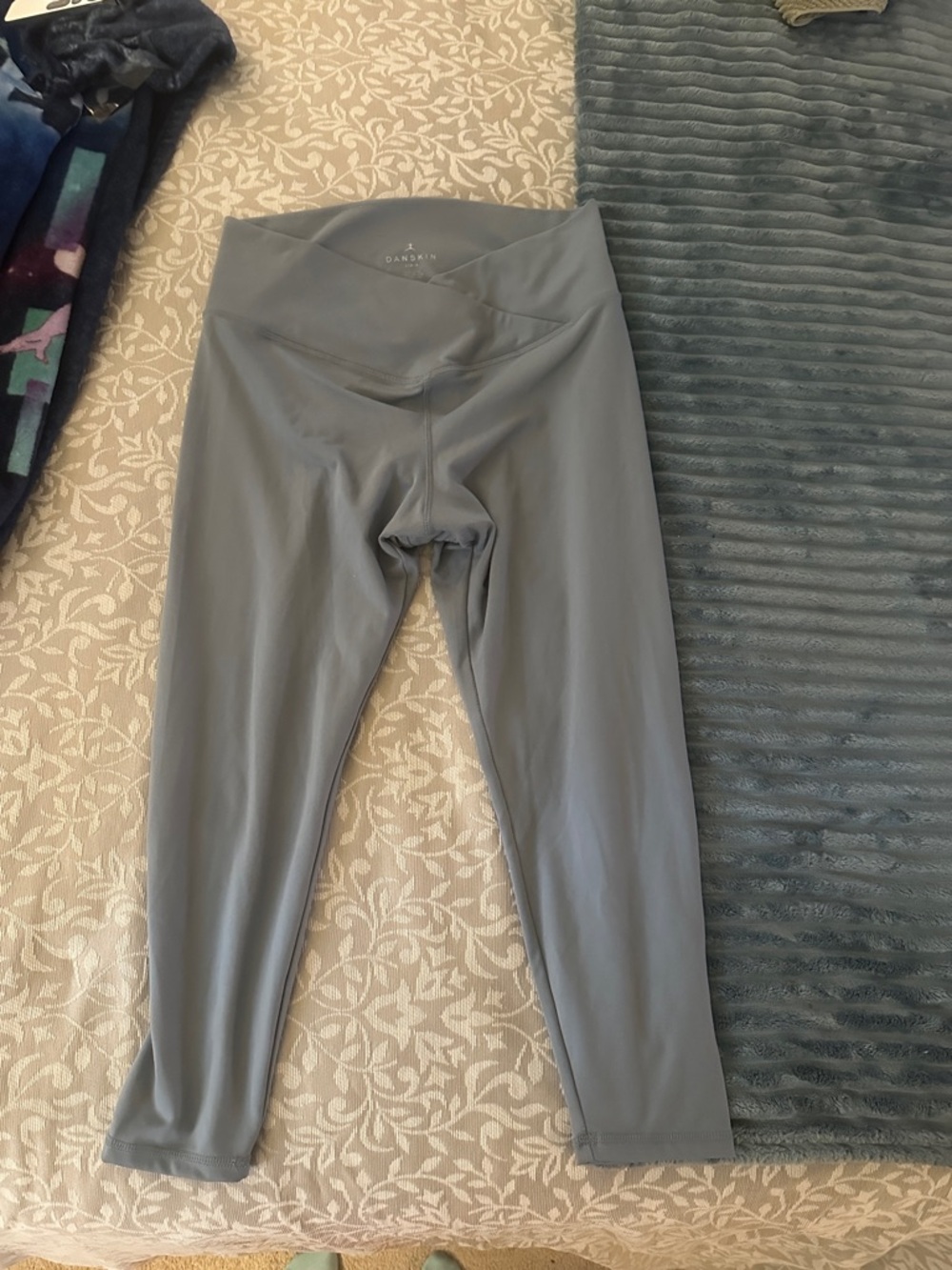 Danskin Slate Gray High-Waist V-Band Leggings